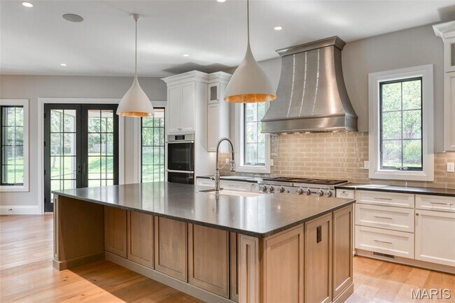 2030 N Ballas Rd unit 38242626, Des Peres, MO 63131 - photo 4