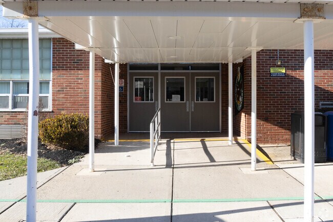 The test scores at Dwight Eisenhower School rank below the state average.