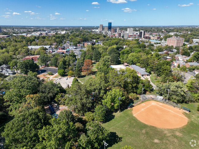 Homes in Kenwick typically sell after 27 days on the market.