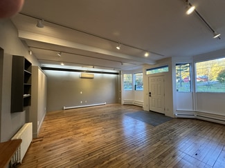 21 Valley Lake Rd, Woodbury, VT 05681