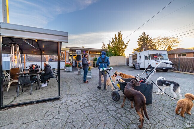 Pet friendly restaurants in Broadview, like Broadview Tap House.