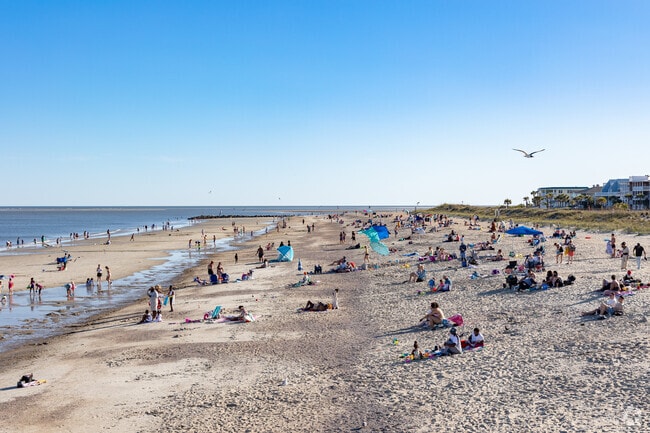 Tybee Island is located a few miles east of Victory Heights.