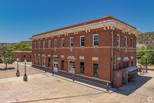 The Globe Train Station stands as a preserved piece of history, reflecting the town’s railroad heritage and early 20th-century architecture.