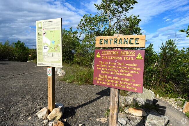 From the Sam's Point trail, hikers can reach the Ice Caves at Minnewaska State Park.