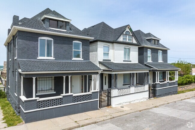 Craftsman style homes can be found in the Paseo West Neighborhood.