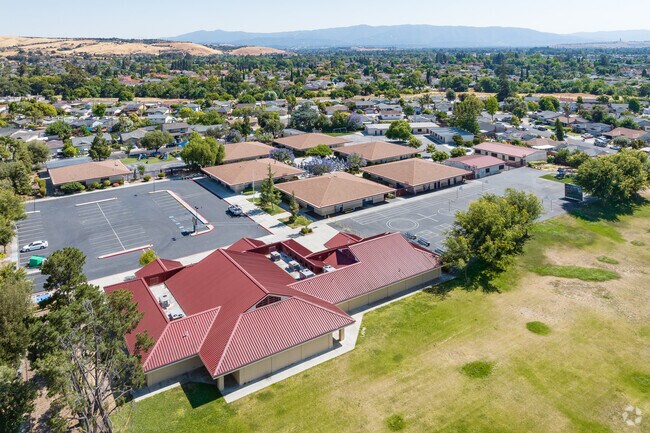 Holly Oak Elementary School campus in Hidden Glen, San Jose, California.