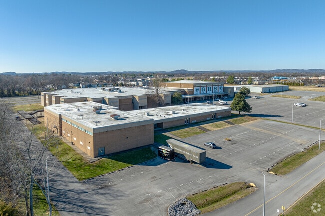 As of 2023 Gallatin Senior High School has a student population of 1,744.