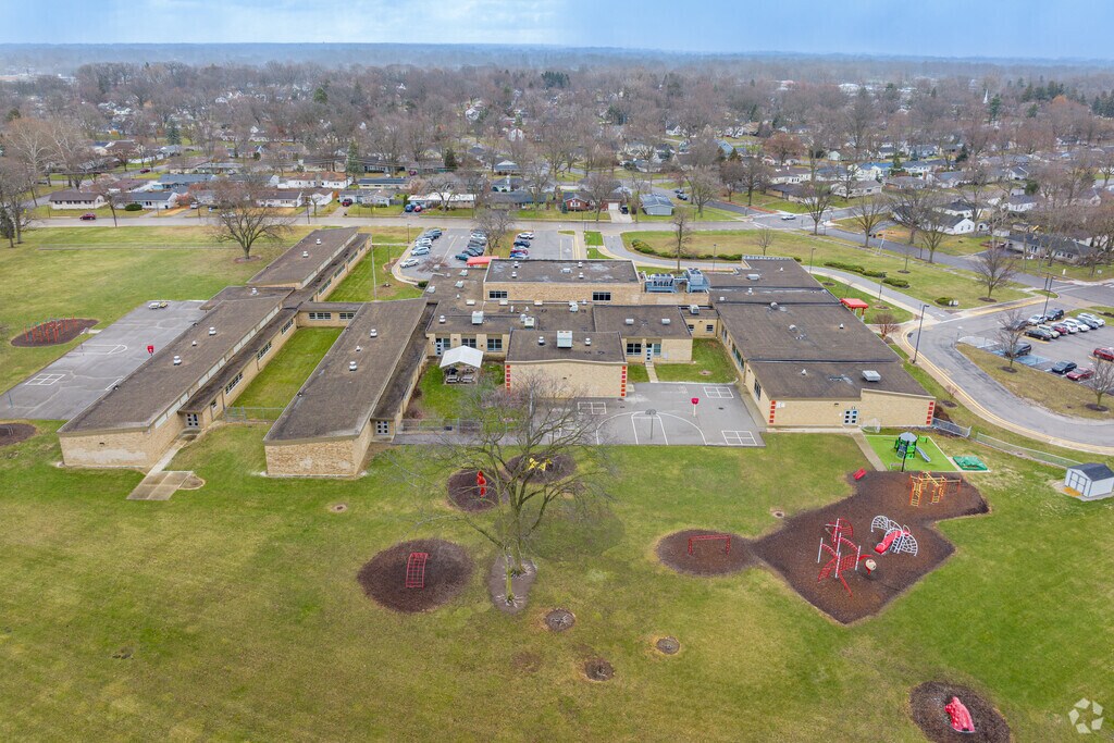 Fort Wayne's Indian Village Elementary School has a student-teacher ratio of 19 to 1.