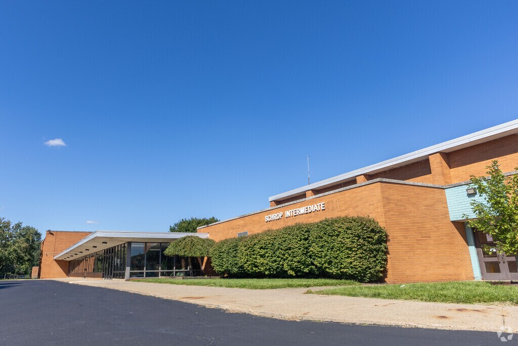 Schrop Intermediate School provides education in the neighborhood of 
South Summit County