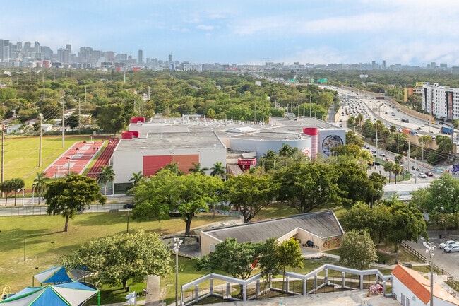 Miami Edison Senior High School has a 16 to 1 student-teacher ratio.