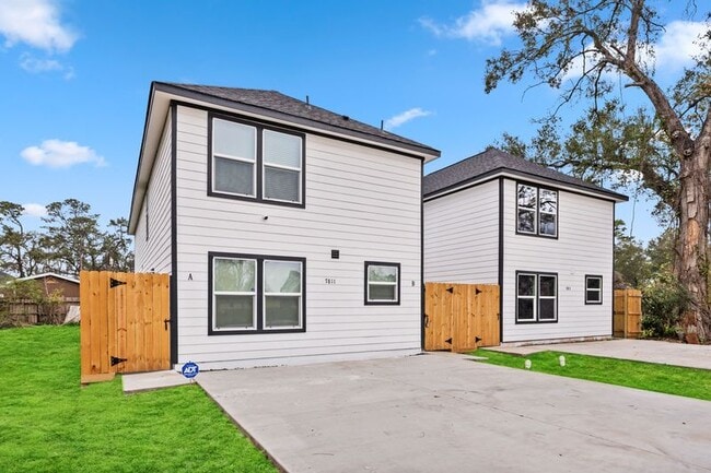 8211 Bigwood St, Houston, TX 77078 - photo 2