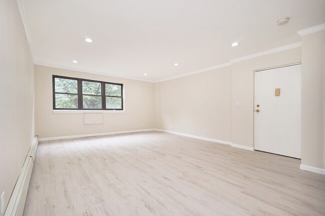 15321 78th St unit B, Howard Beach, NY 11414 - photo 4