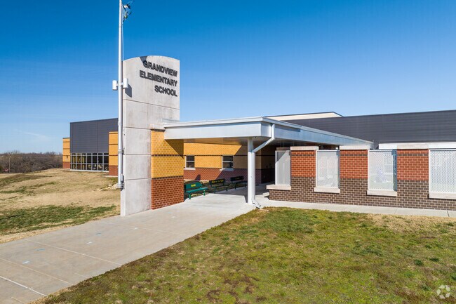 Grandview Elementary School is a popular schooling option in the area.