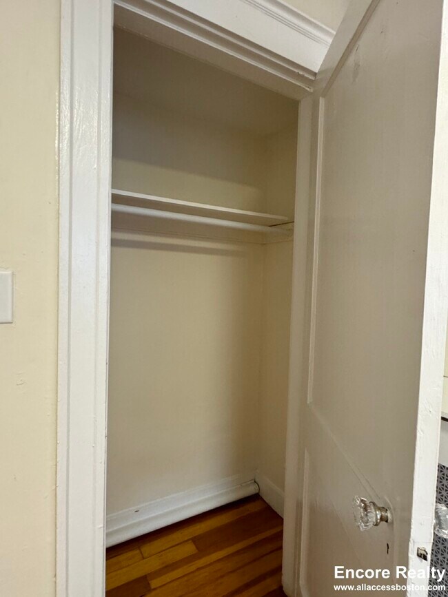 6 Barrows St unit 4, Allston, MA 02134 - photo 4