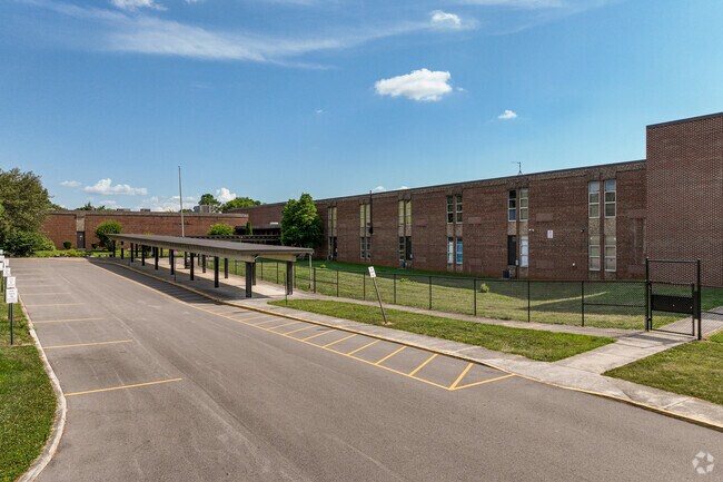 Northwest Middle School scored a 2 out of 10 on Great Schools.