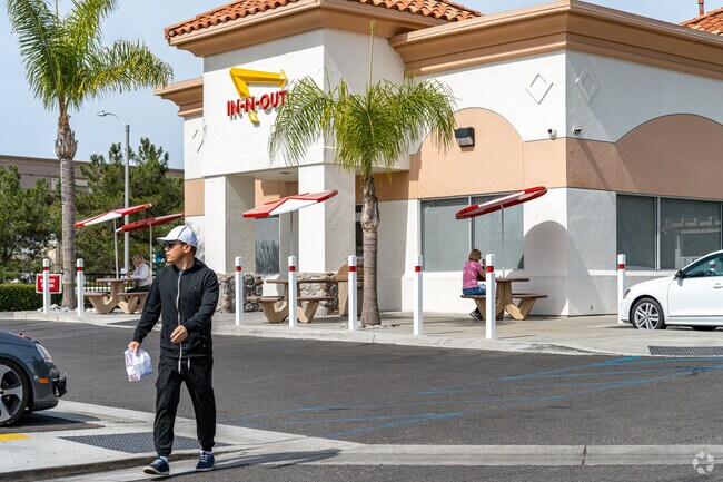 In-N-Out near San Joaquin Hills serves up fresh, classic burgers and fries made to order.