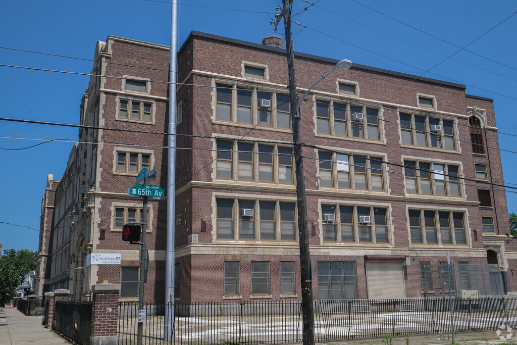 Building 21 School serves West Oak Lane students in grades 9 through 12.