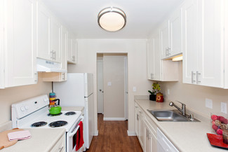 600 Brewster Ave, Redwood City, CA 94063