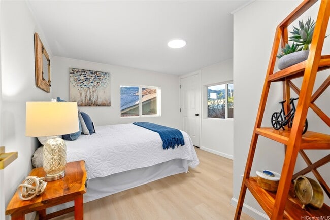 1570 Ohu St unit B, Honolulu, HI 96819 - photo 2