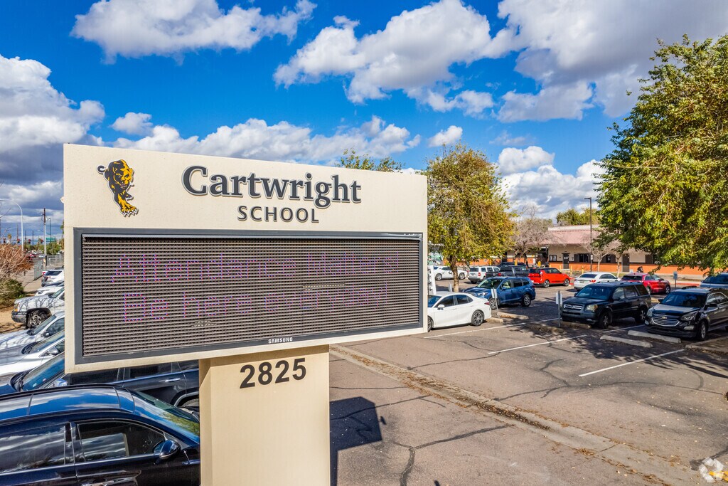 Cartwright School is a public elementary and middle school in the West Phoenix neighborhood.