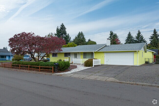 Ranch homes line the streets of Orchards Area.