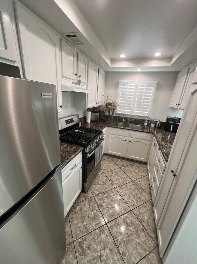 9601 Sylmar Ave, Panorama City, CA 91402 - photo 6