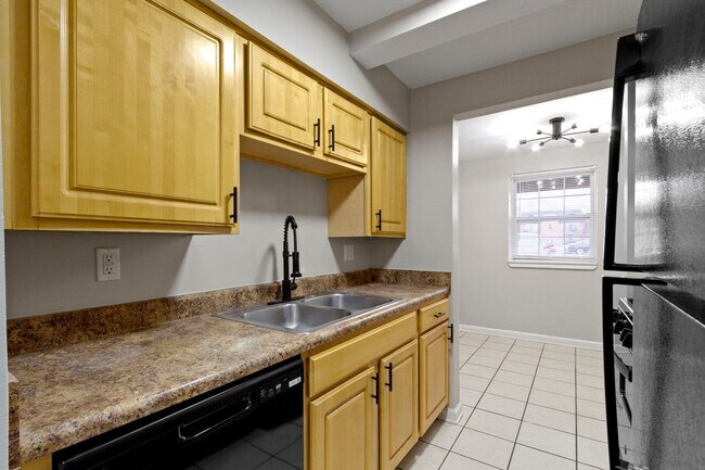 The Pines at SoBro, Indianapolis, IN 46205 - photo 3