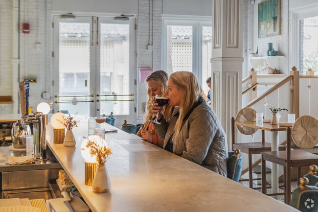 Meet friends for cocktails and food at Gingerline in Charleston near the French Quarter.