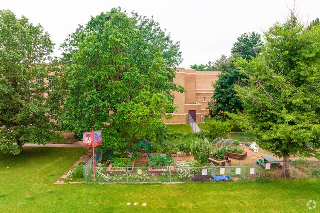 Steck Elementary has a community garden on the premises.