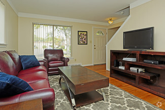 3115 Evergreen Dr, Royal Oak, MI 48073