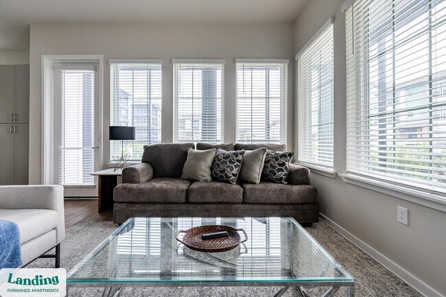 4902 Cosmos Cir unit 112, Wimauma, FL 33598 - photo 2