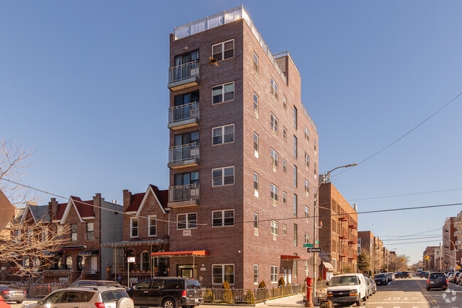 Condos in Gravesend are an alternative to people who don't require a lot of space.