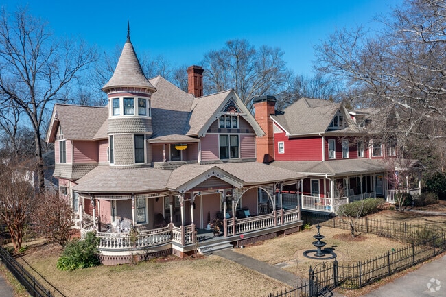 Grant Park is known for Queen Anne homes, including the Callalyn house.