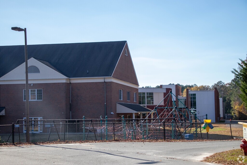 Trinity School of Durham & Chapel Hill serves students in the Garrett community.