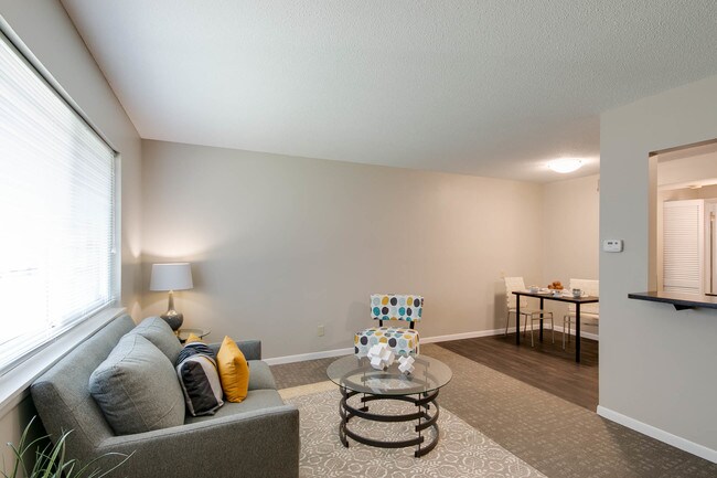 Wildcat Inn - 1854-1858 Claflin, Manhattan, KS 66502 - photo 2