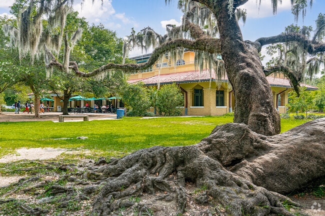 Cafe Du Monde’s City Park location is a short walk from Navarre.