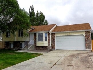 2964 S Fetzer Dr, Magna, UT 84044
