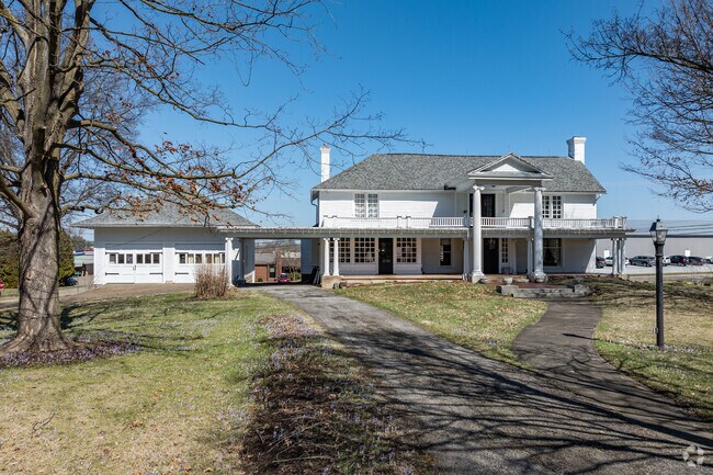 Smith Orr Homestead offers free tours of the historical home of Judge Smith Orr.