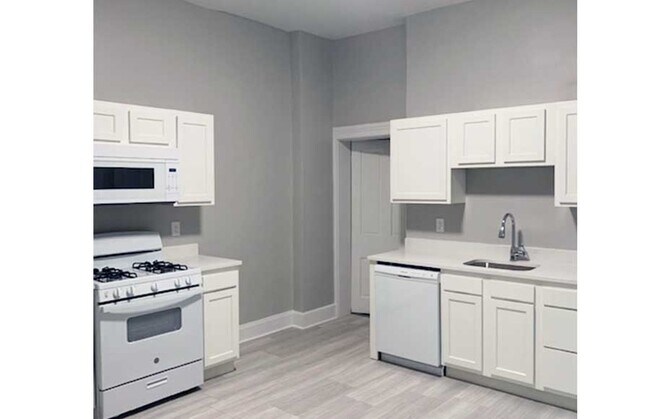 3210 Bishop St unit 3210-01, Cincinnati, OH 45220 - photo 4