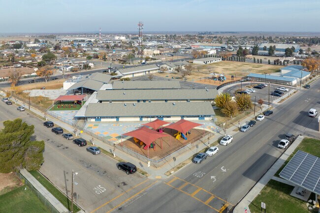 The campus of Washington Elementary School in Mendota.