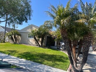 4921 Scenario Dr, Huntington Beach, CA 92649