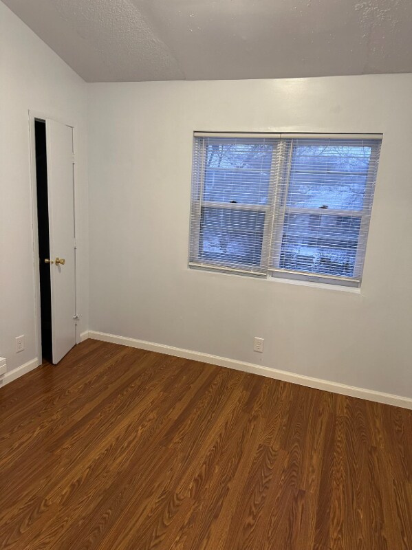 903 Sheridan Ave N unit Upper Unit, Minneapolis, MN 55411 - photo 7