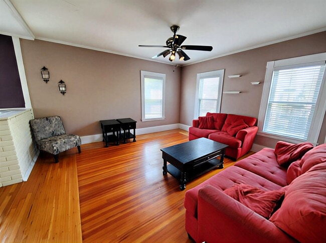 93 Meridian St unit 2, Melrose, MA 02176 - photo 2