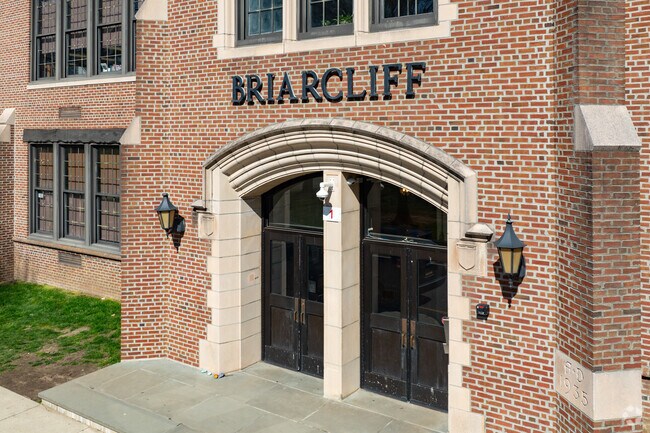Briarcliff Middle School gets an A+ from Niche with a student-teacher ratio of 9:1.