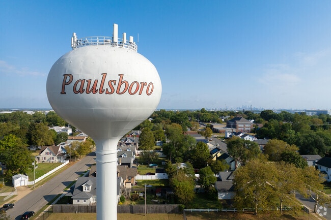 With about 6,316 residents, Paulsboro is perfect for anyone wanting a quite suburban life while only being 30 minutes away from Philadelphia, Pa.
