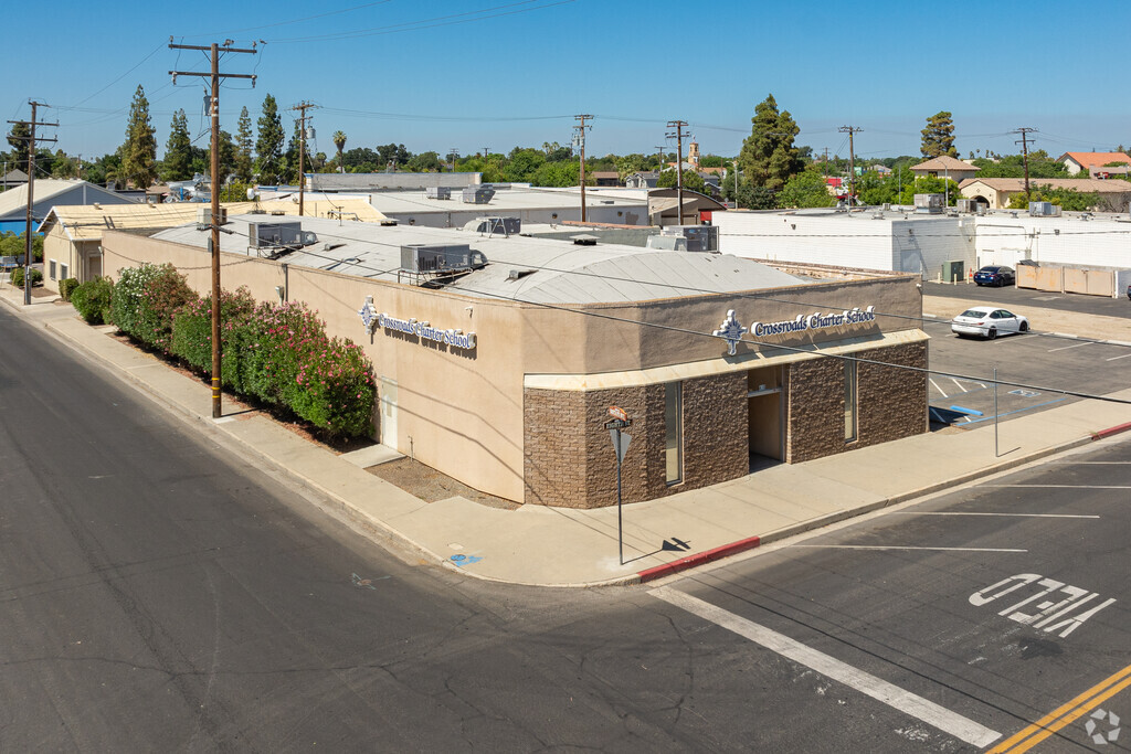 Crossroads Charter School provides a great education to help Hanford students succeed.