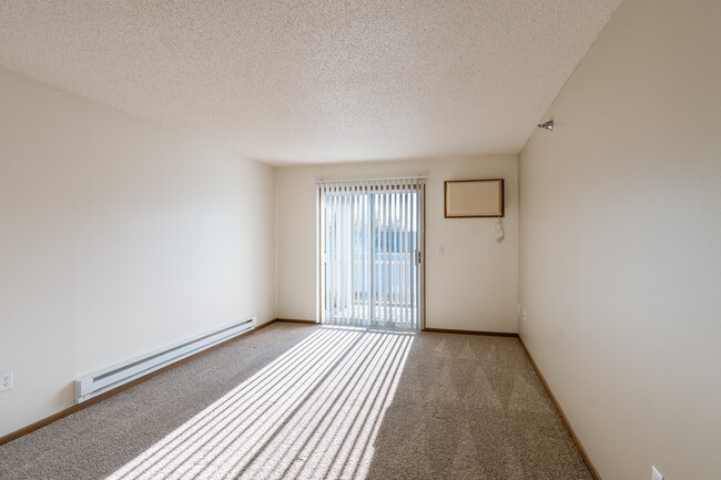 Fargo, ND Eagle Run Apartments | Living