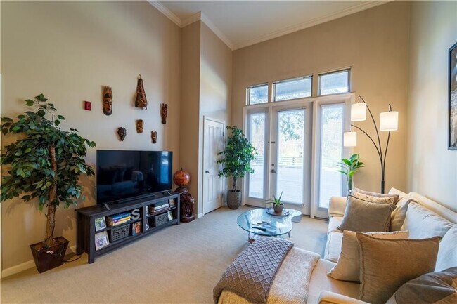 The 903 Residences At Providence Place, Providence, RI 02903 - photo 2