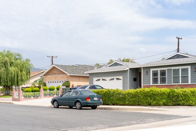 You can find Ranch Style homes all through out the Citrus area.