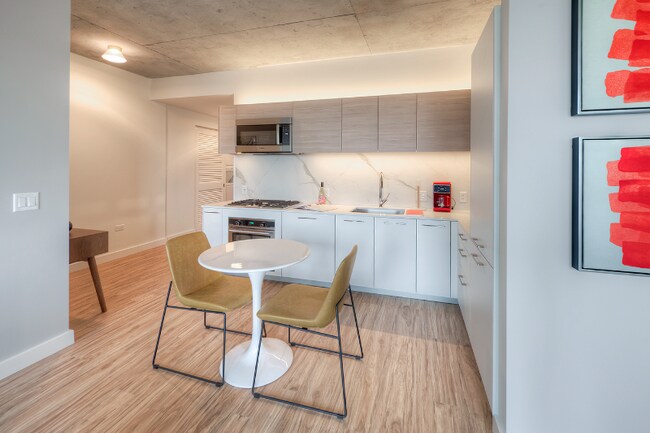 125 N Desplaines St, Chicago, IL 60661 - photo 4